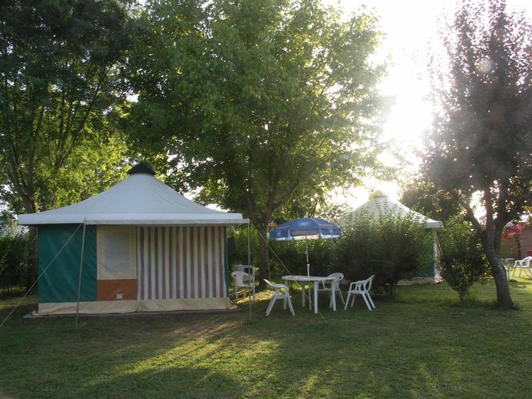 Camping Au Bois Dormant Hotel Chauffour-sur-Vell Luaran gambar