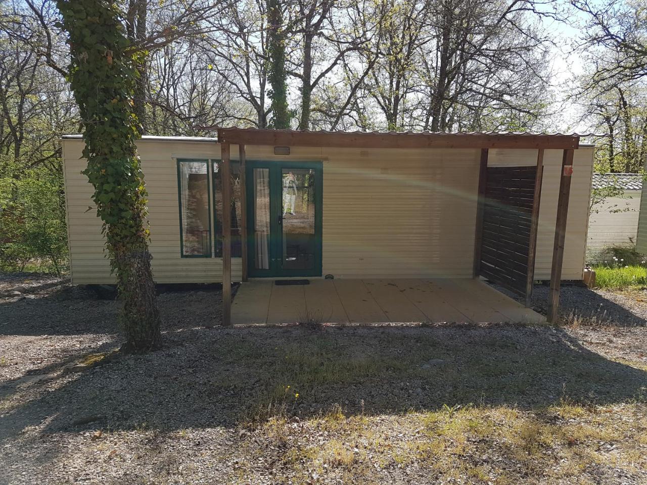 Camping Au Bois Dormant Hotel Chauffour-sur-Vell Luaran gambar