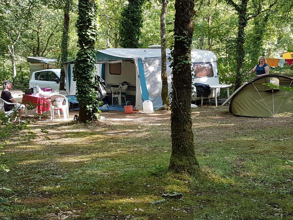 Camping Au Bois Dormant Hotel Chauffour-sur-Vell Luaran gambar